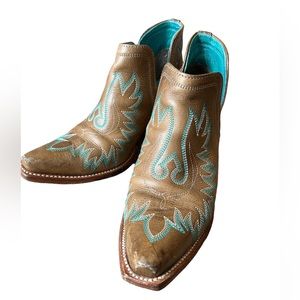 Ariat Women’s Dixon Brown leather and teal booties